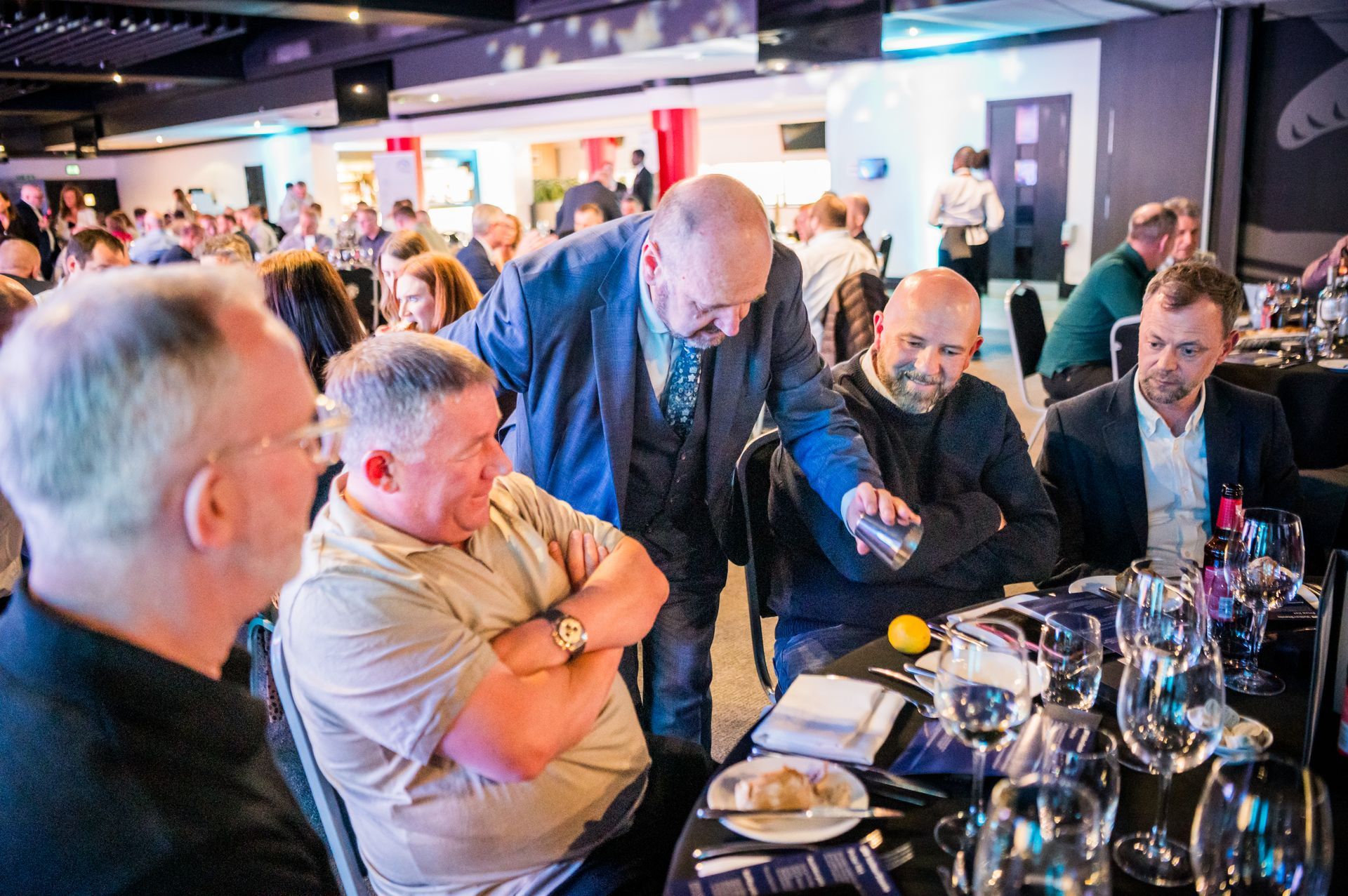 Paul Roberts Magic | The Sleight of Hand Artist at a Manchester United Corporate event