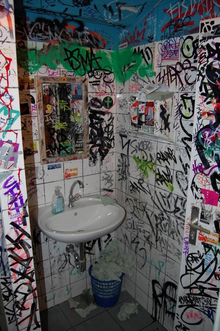 Graffitientfernung Fliesen, Glas, Klinker, Graffiti-Entfernung Fliesen, Glas, Klinker, Graffitibeseitigung Fliesen, Glas, Klinker, Graffiti-Beseitigung Fliesen, Glas, Klinker, Graffiti entfernen Fliesen, Glas, Klinker, Graffiti reinigen Fliesen, Glas, Klinker, Graffiti beseitigen Fliesen, Glas, Klinker, Graffiti Fliesen, Glas, Klinker