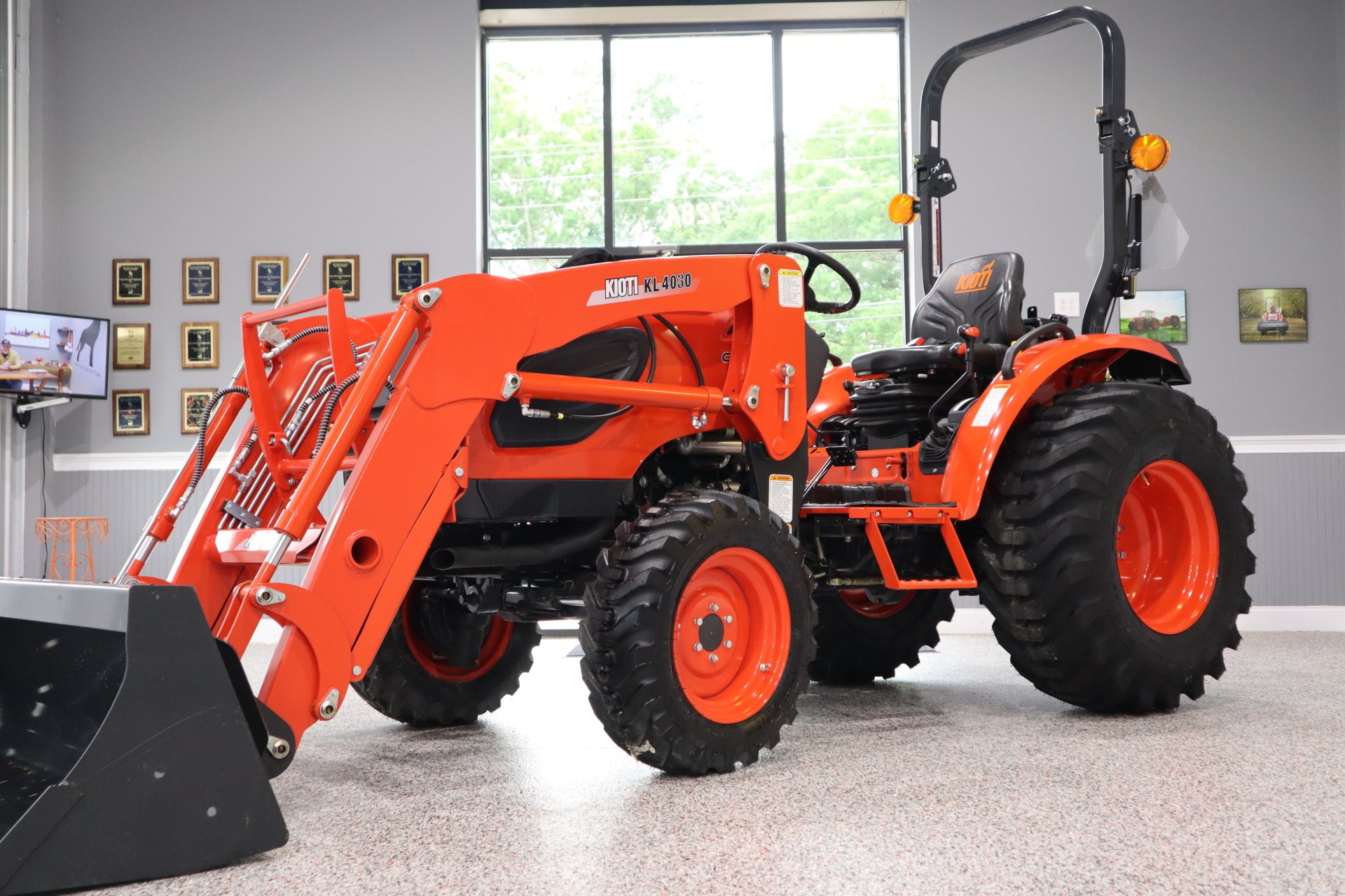 Kioti CK 10 Series Larry Stovesand in Middle, TN