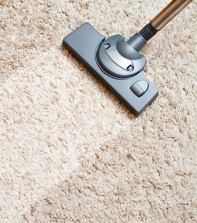 Cleaning Carpet With Vacuum Cleaner