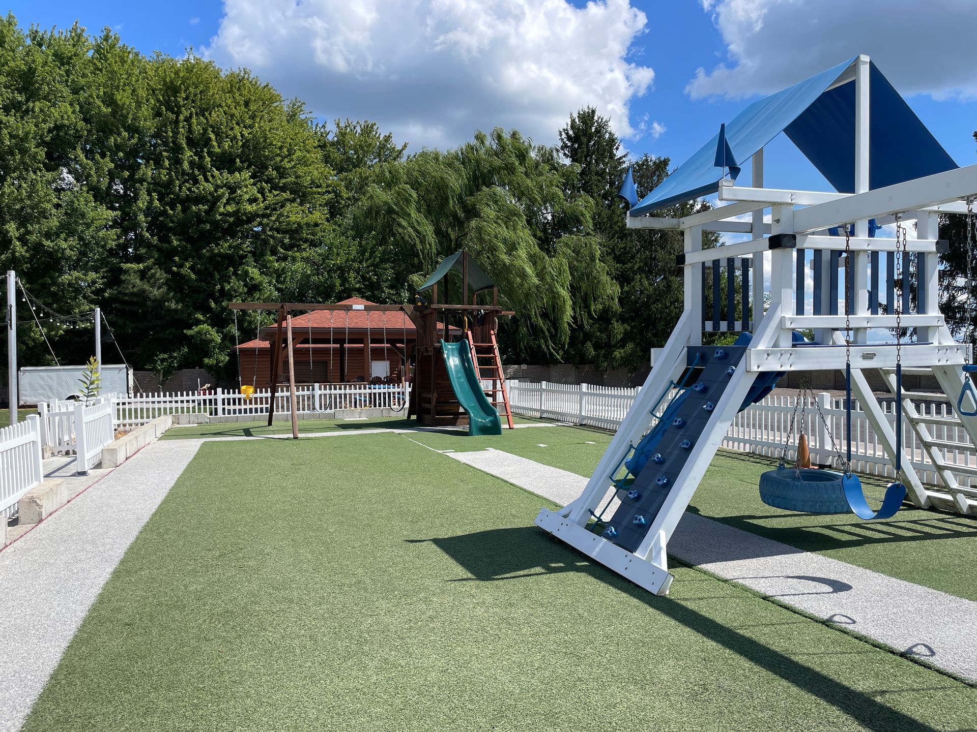 ohio restaurant with playground and patio