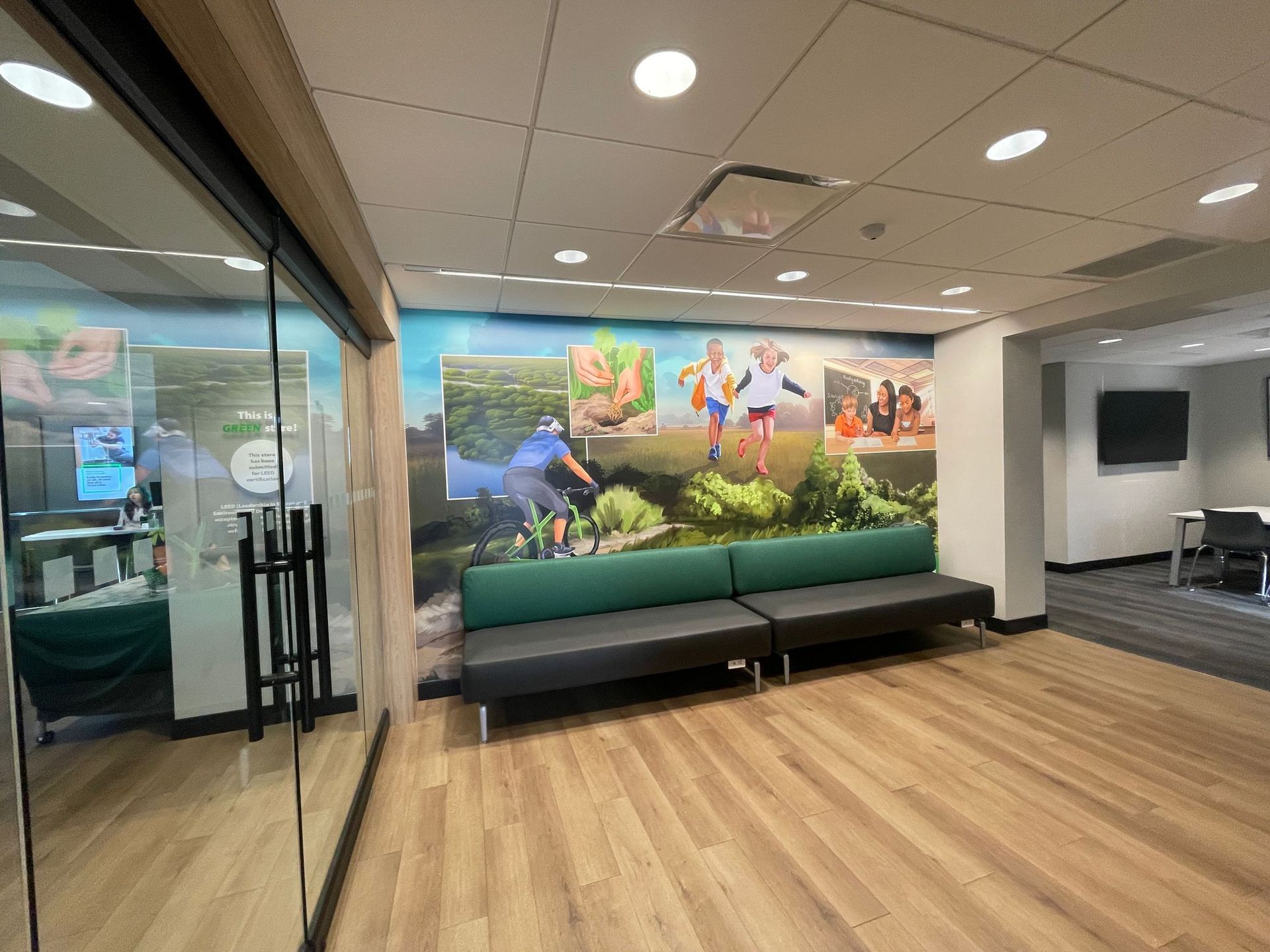 murals in jacksonville, fl. murals in florida. realistic mural. mural art. public art. bank mural. mural in bank.