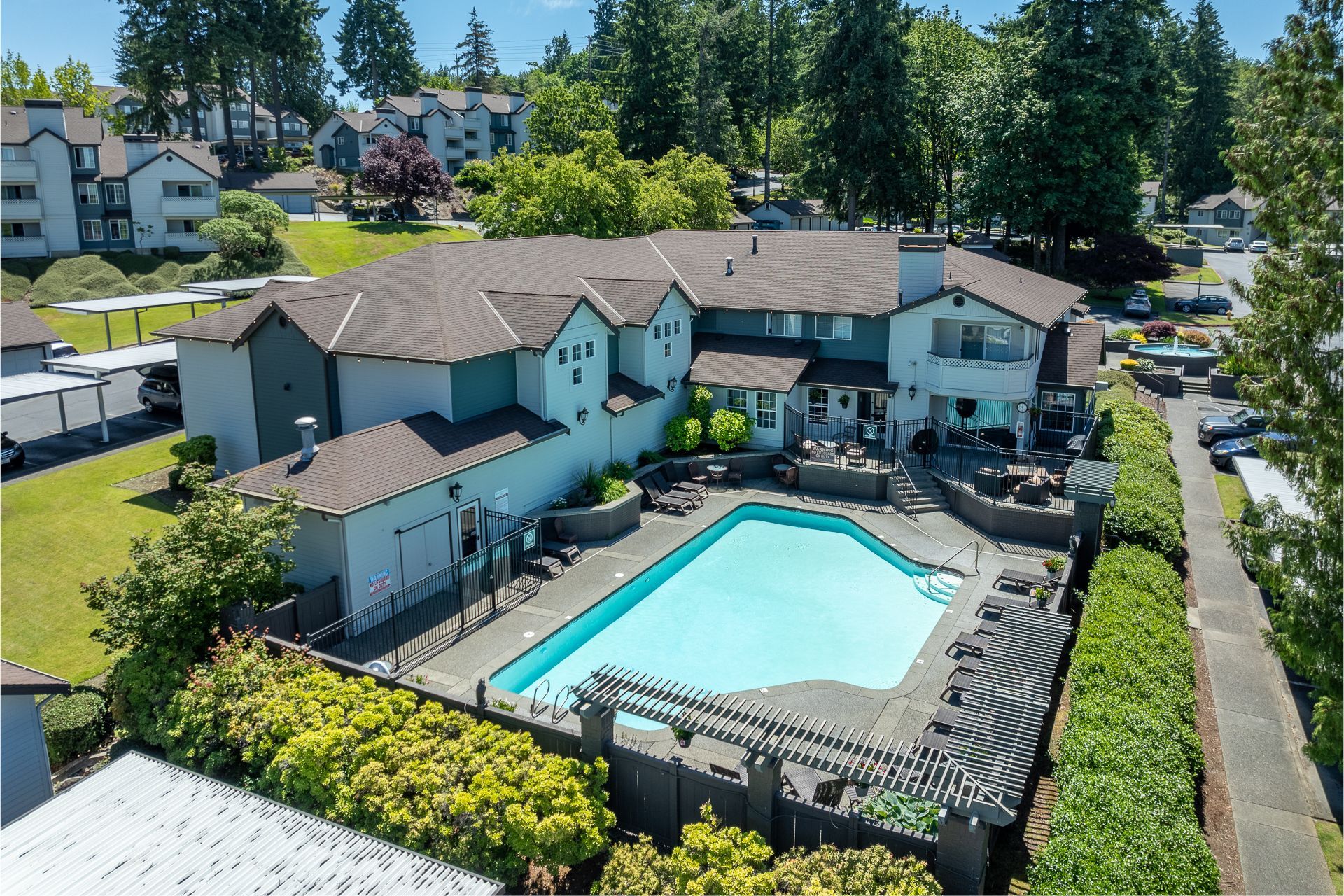 Resort Sized Pool, 3-5ft, Heated