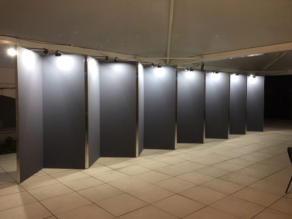 Stand fieristico con pareti tamburate modulari