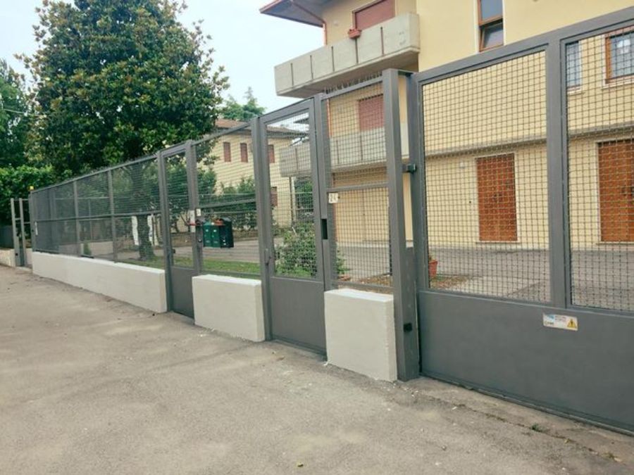 Cancello grigio
