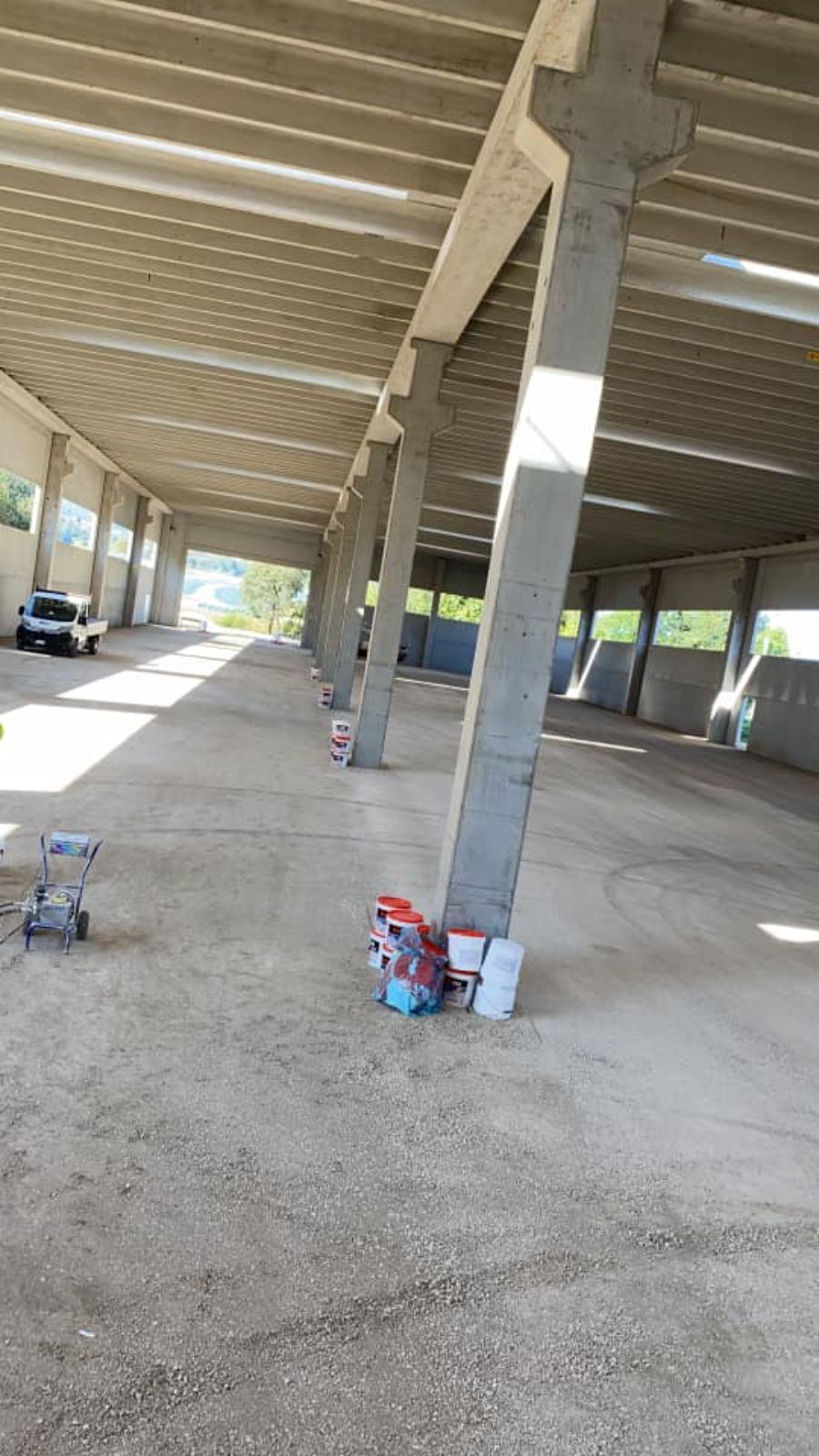 Lavori di tinteggiatura per un garage