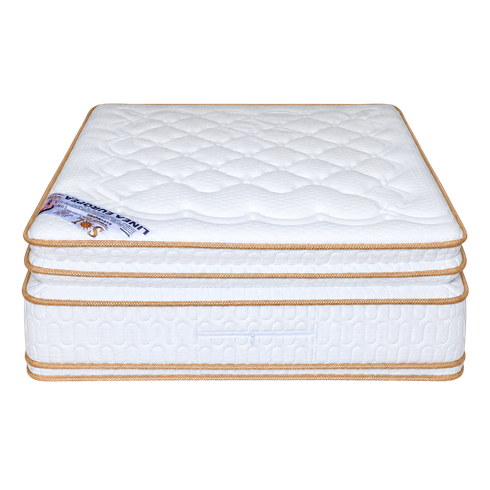 Colchones blancos acolchados apilados con ribete beige, mostrados de perfil sobre un fondo blanco.