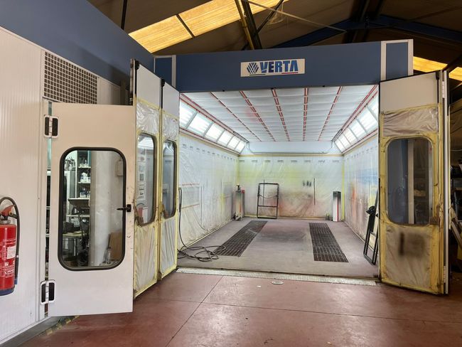 Spuitcabine voor auto's en bestelwagens