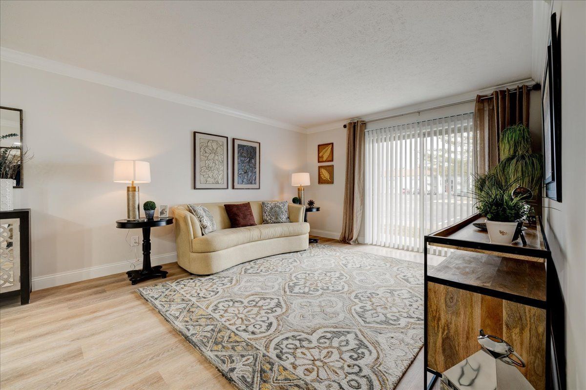 1 BED 1 BATH PLATINUM with W/D