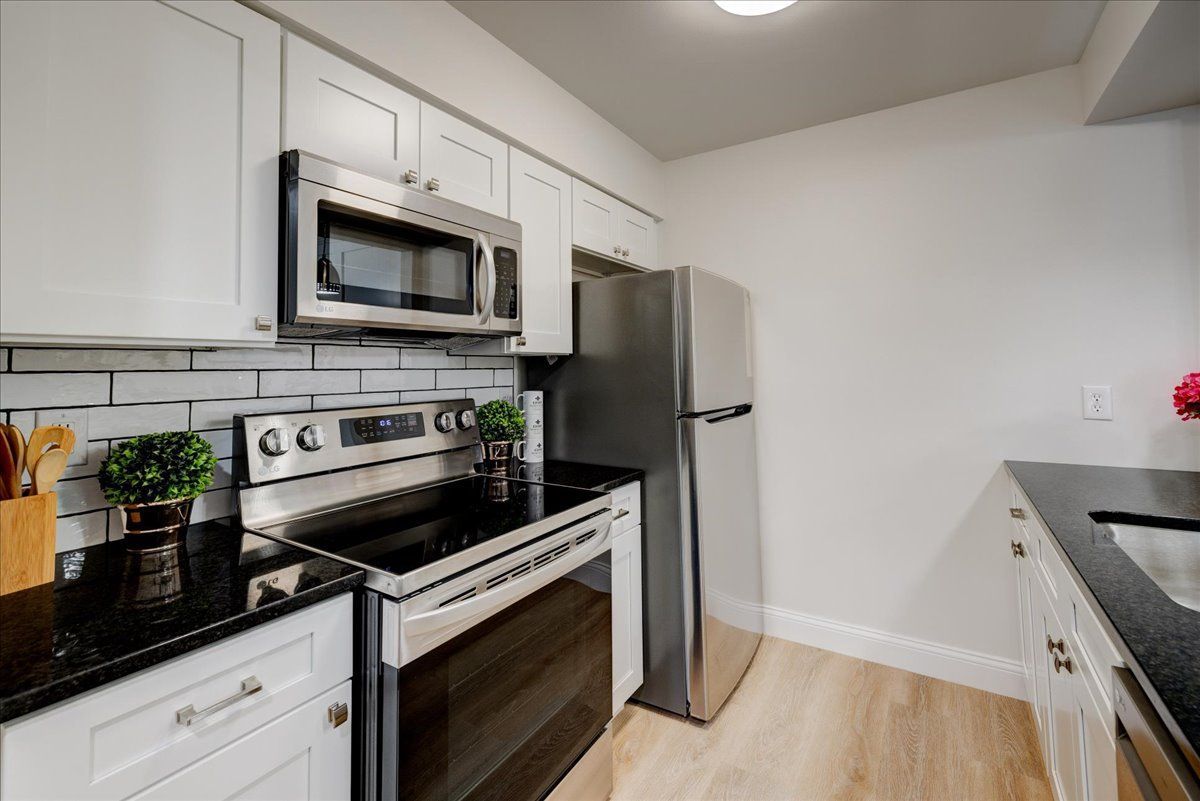 1 BED 1 BATH PLATINUM with W/D