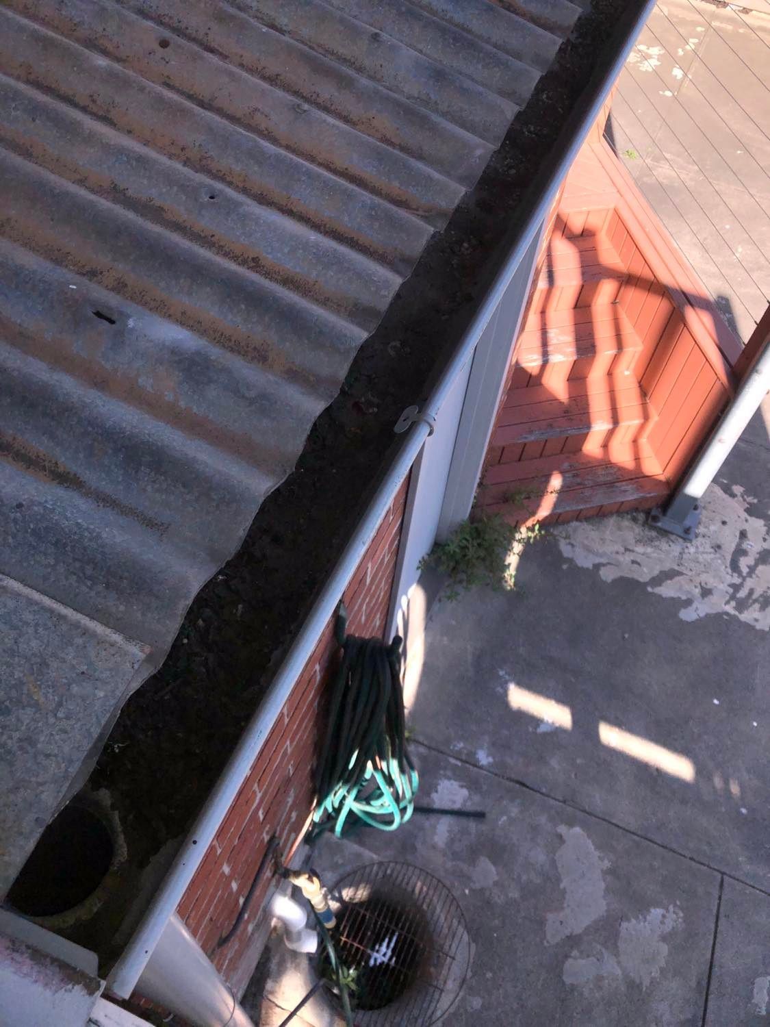gutter cleaning done right in Bayside