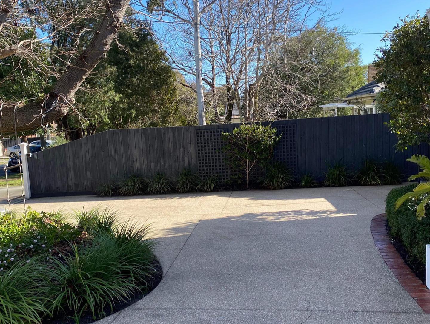 clean drive way after Caddy Bins pressure washing