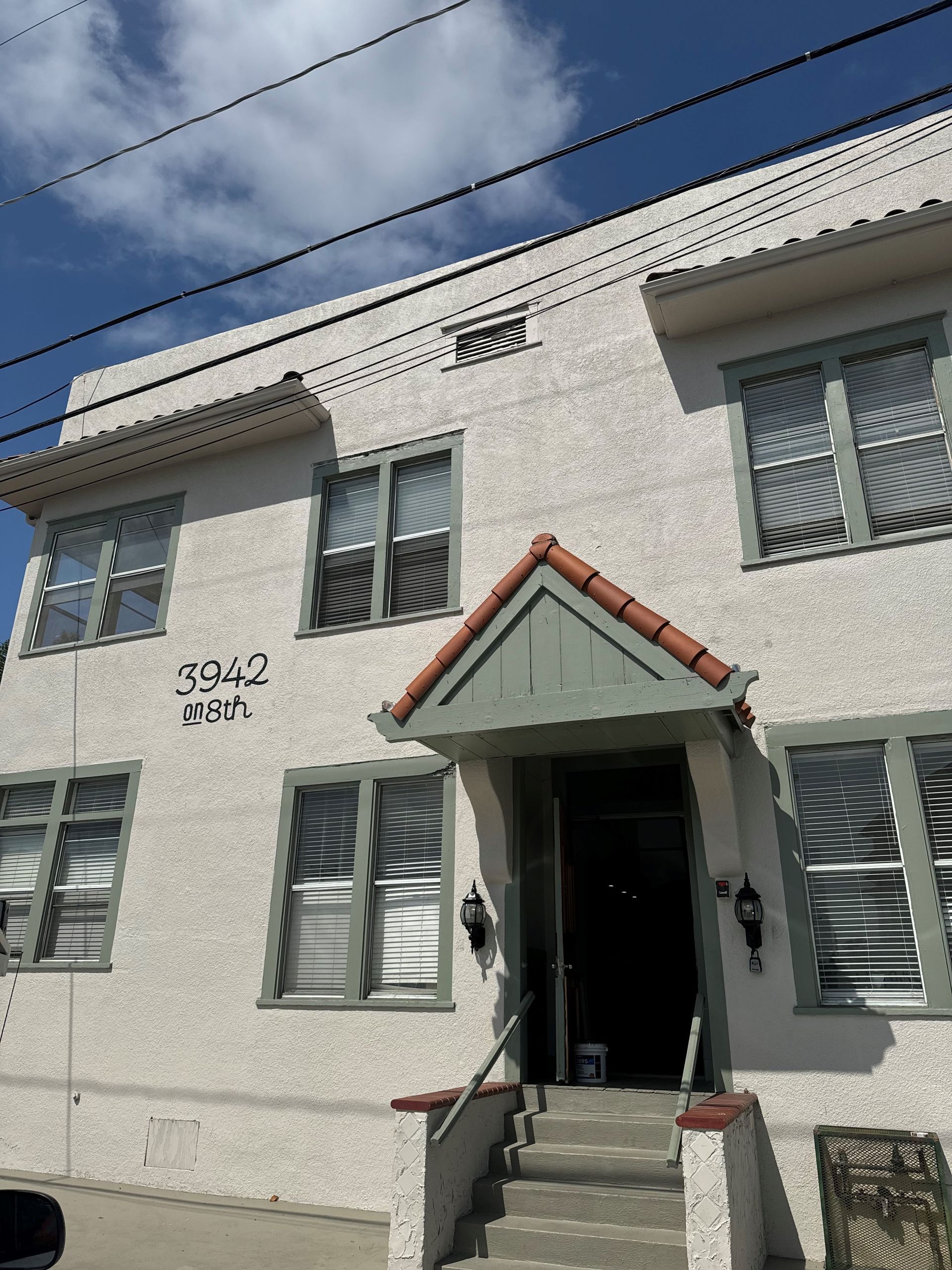 8th exterior