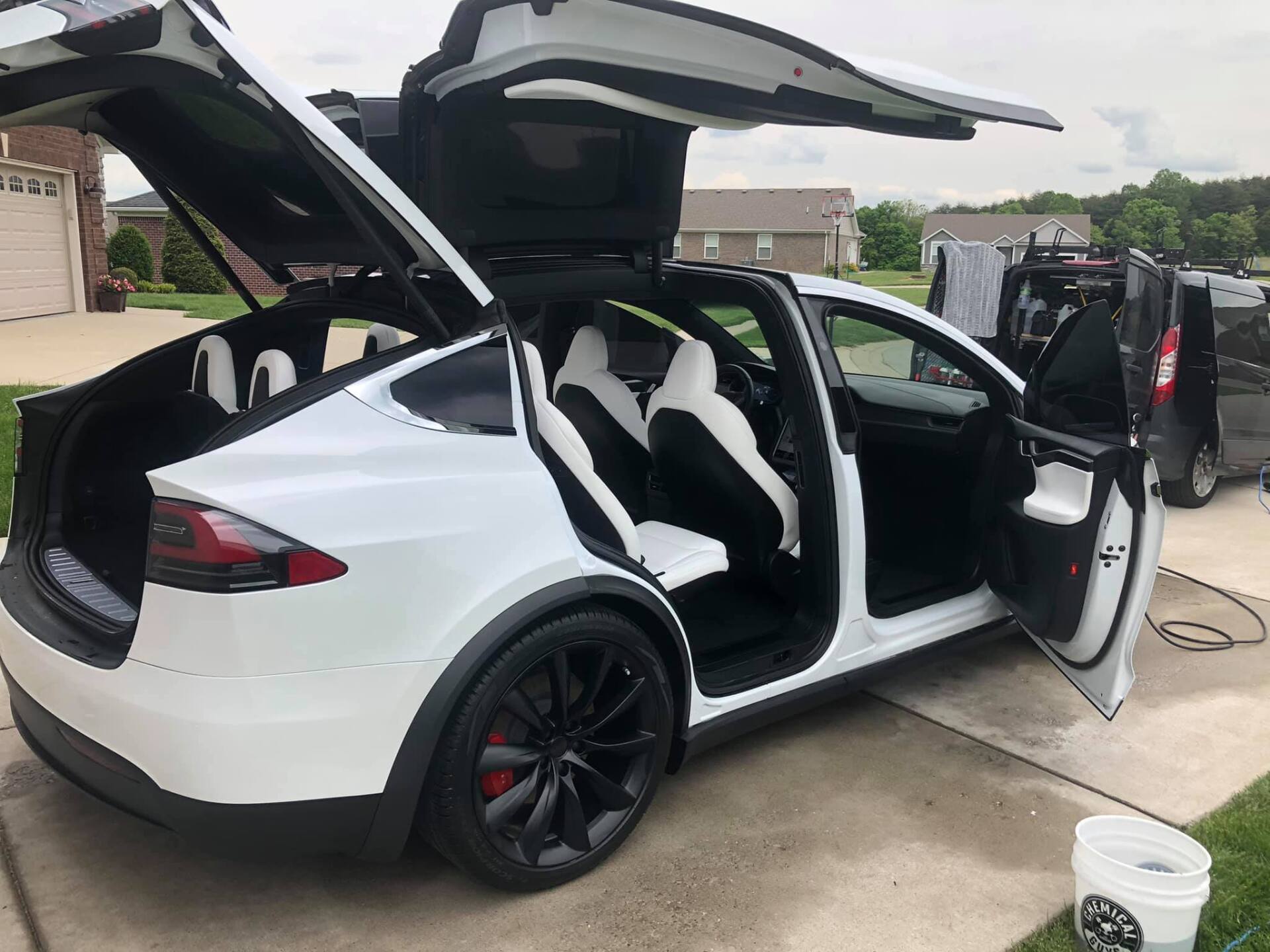 mobile maintenance white tesla