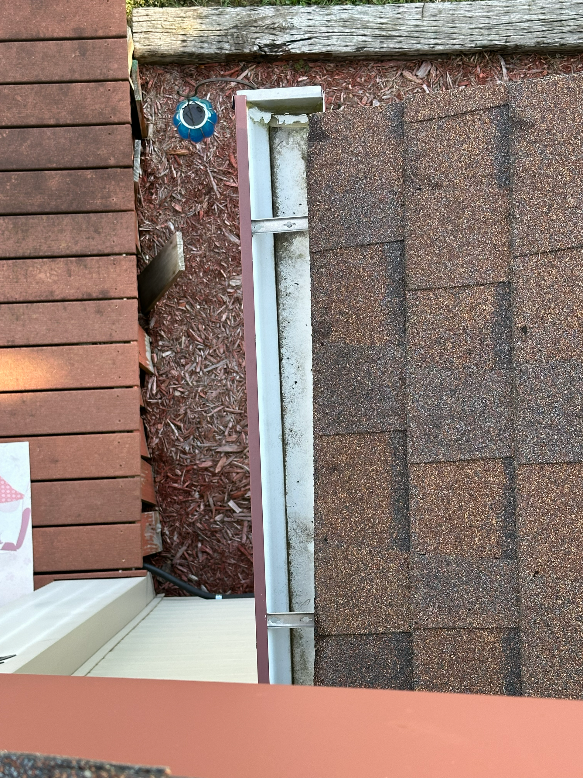 gutters, gutter cleaning, gutter brightening, leaf removal, gutter stick, clogged gutters, clogged downspouts