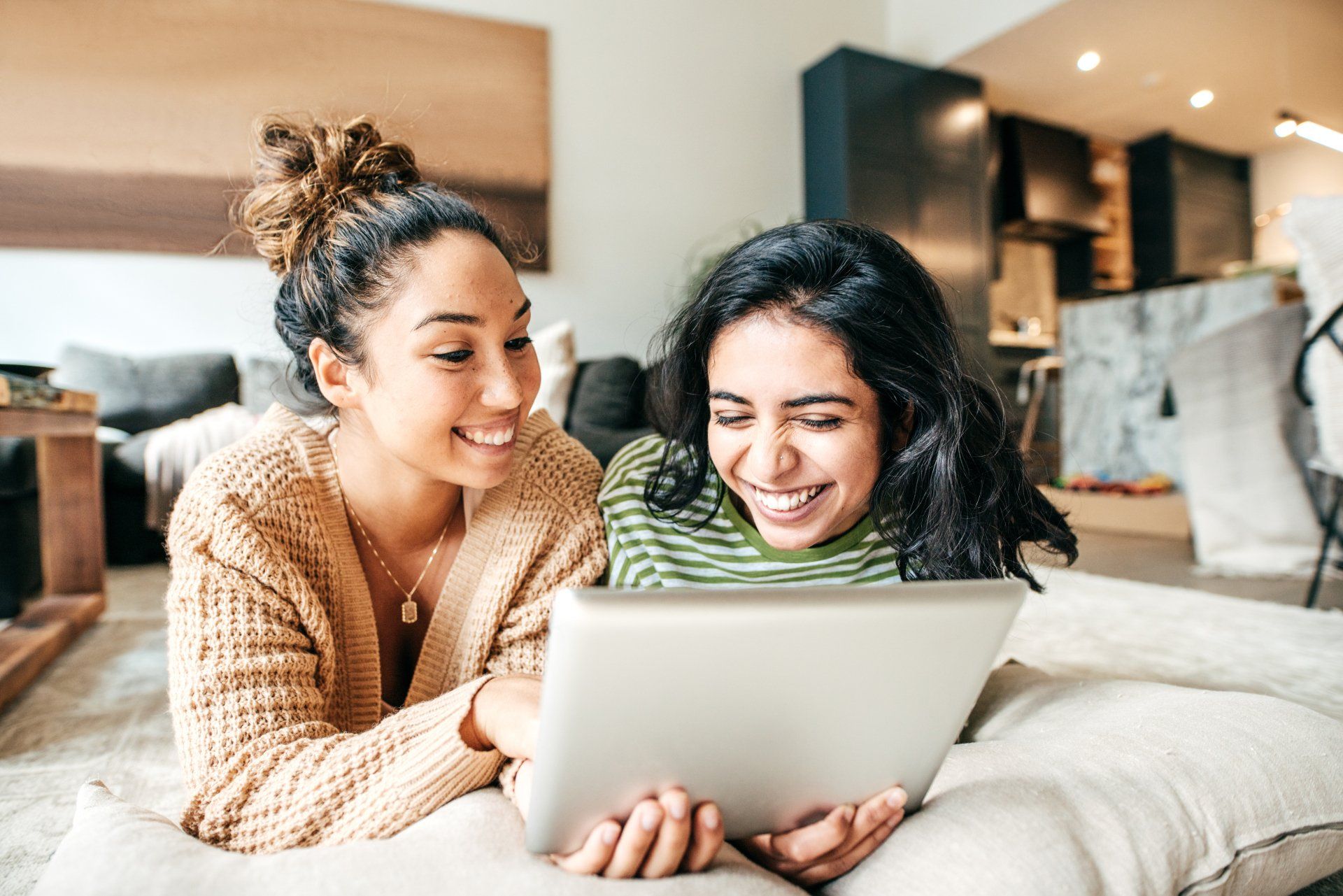 girls on computer