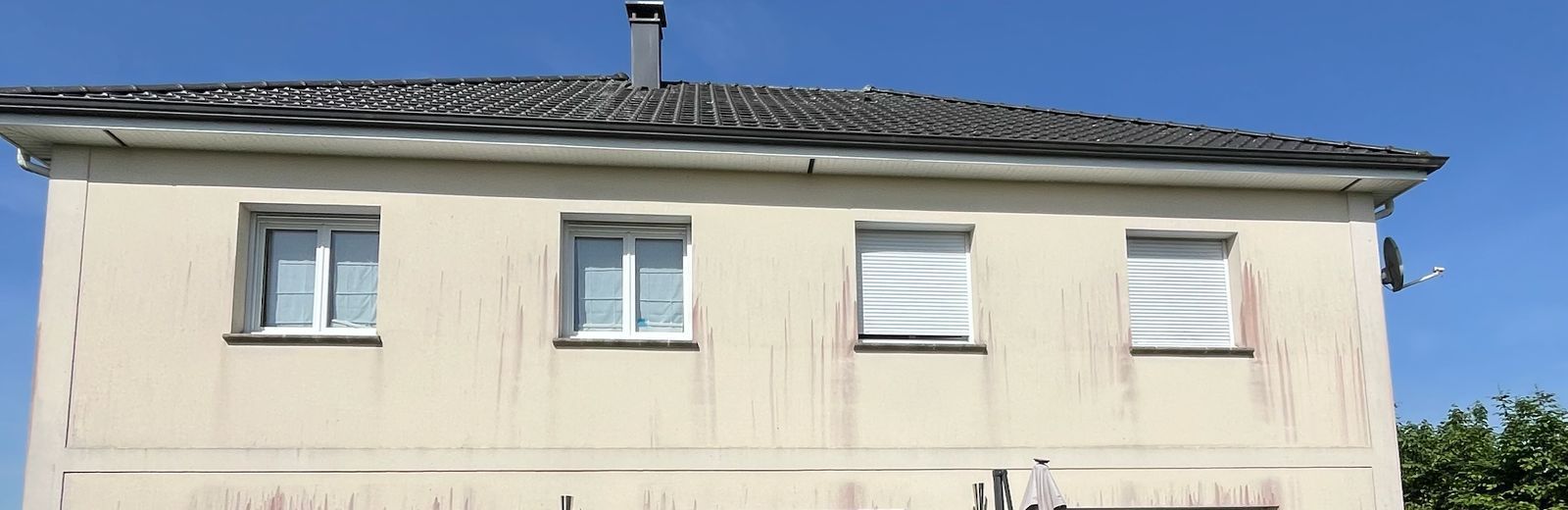 nettoyage d'une façade de maison à côté de Rouen avant
