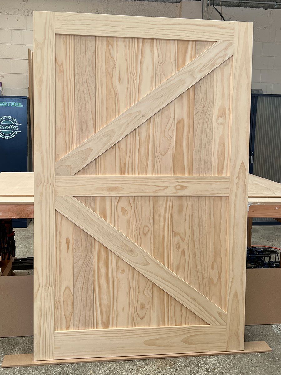 arrow pine barn door