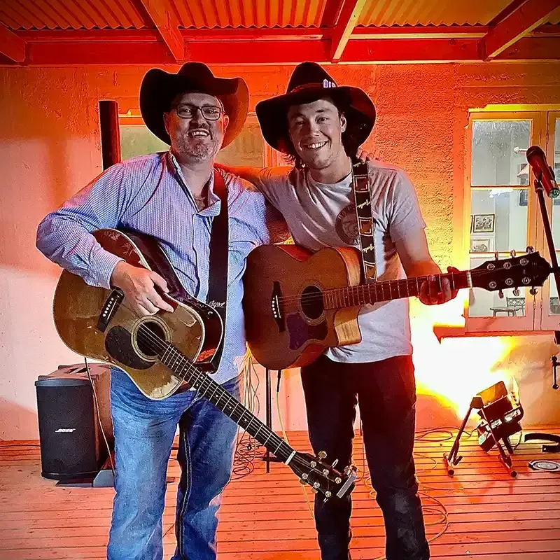 Good old fashioned country duo playing the biggest country and classic pub hits!