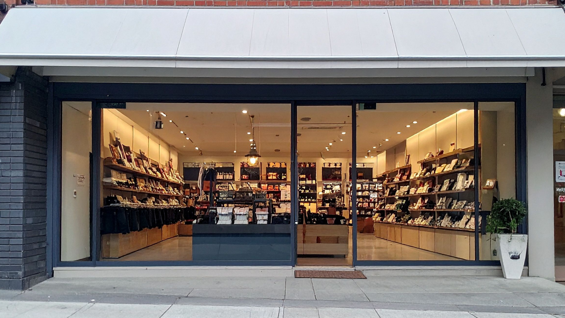 storefront glass systems for a Winchester NV retail business