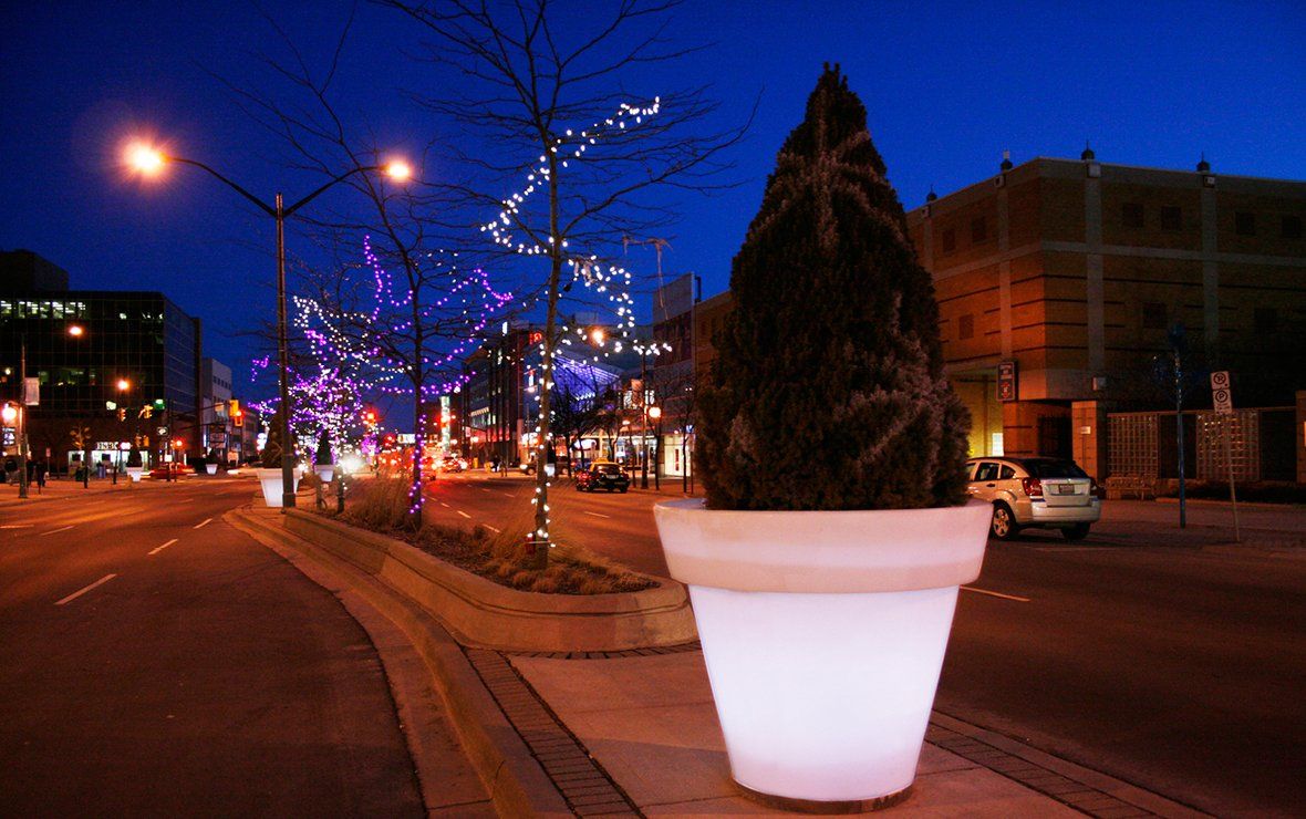 STREETSCAPE PLANTERS