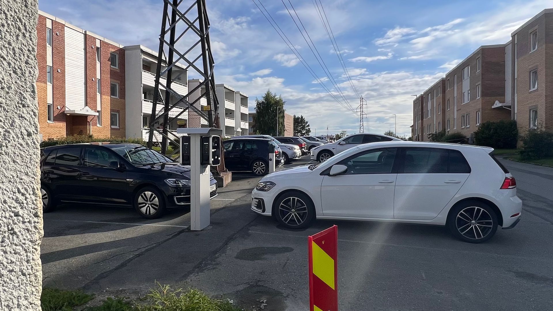 Bilde av parkeringen på Vestre Moholt-tun fra Trafo mot Moholtsvingen