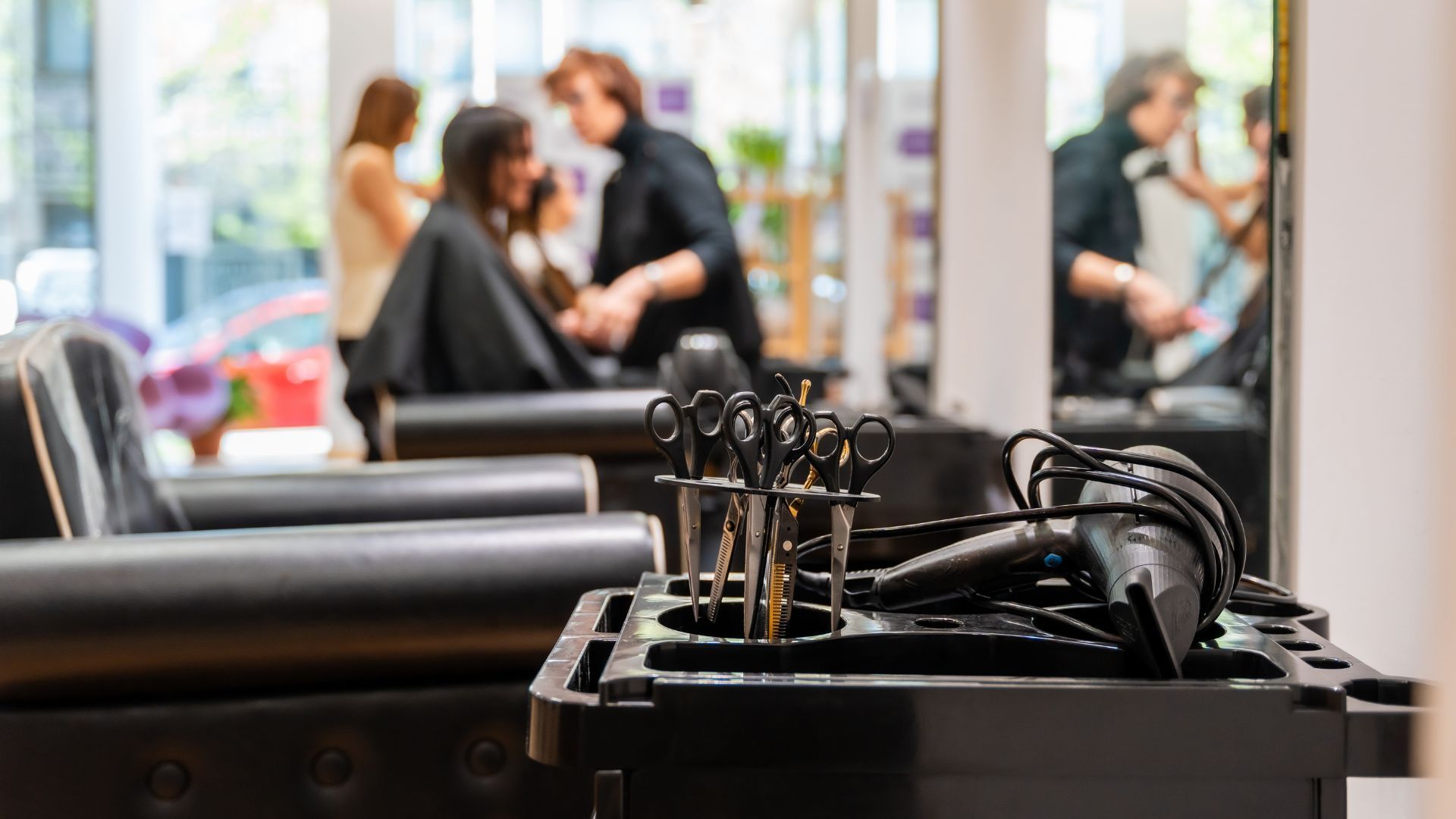 How to Choose a Hair Salon in Moorpark, CA | Salon Guide Pro