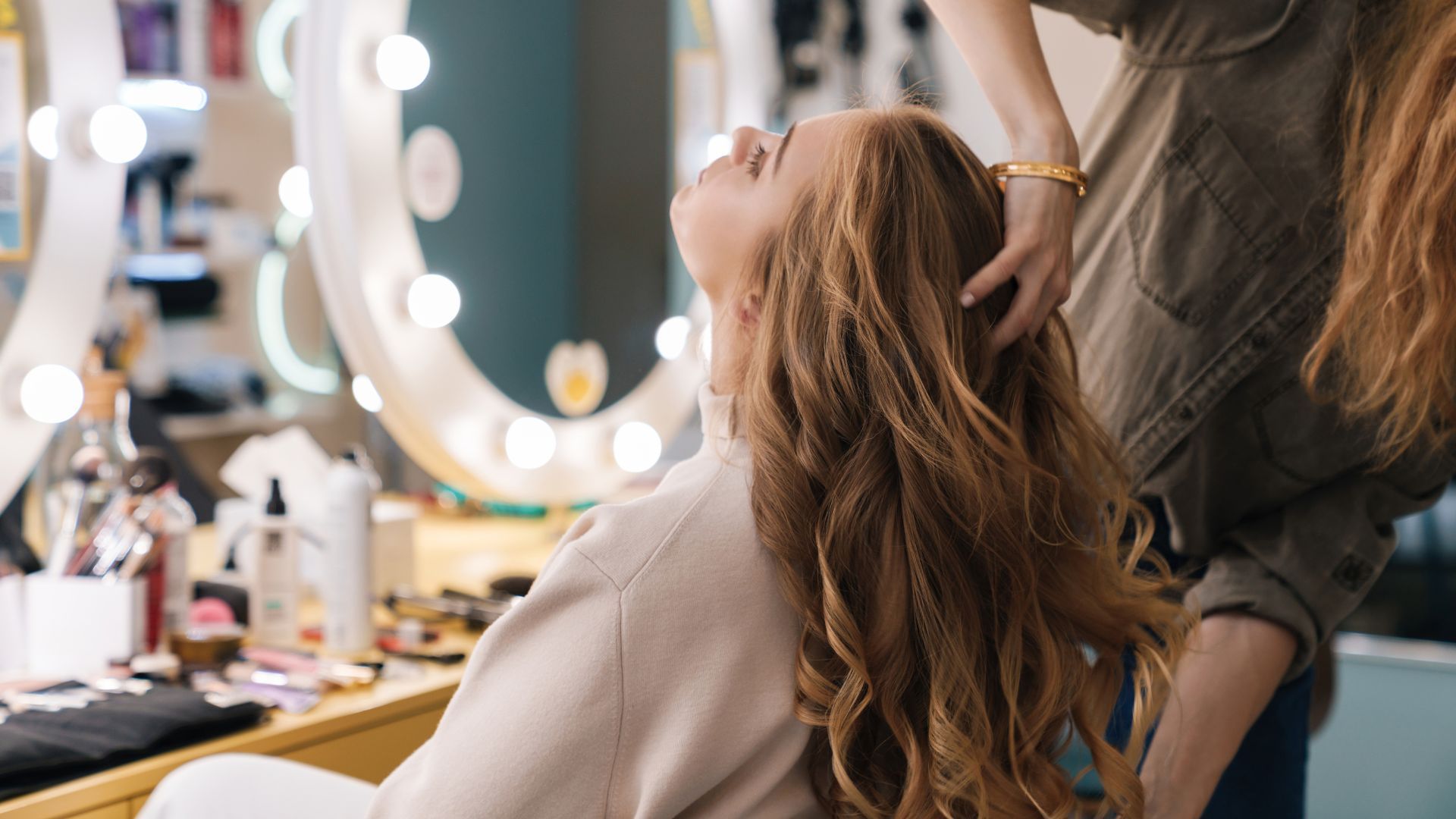 Perfect Salon Visit Frequency with Top Moorpark Stylists