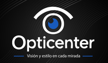 Logotipo de Opticenter con un ojo estilizado y el lema &ldquo;Visi&oacute;n y estilo en cada mirada&rdquo; sobre un fondo negro.