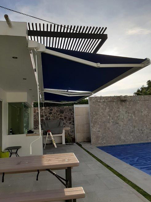 Instalación toldo retráctil