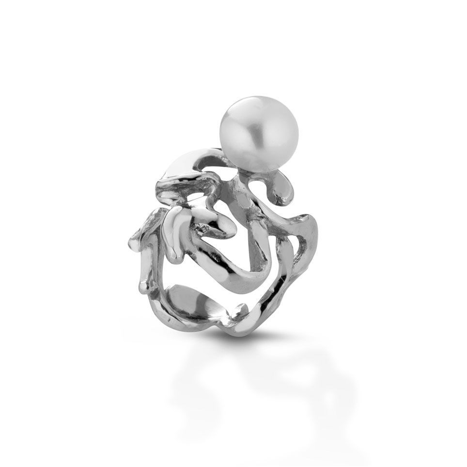 Anello in argento, topazio e perla naturale.