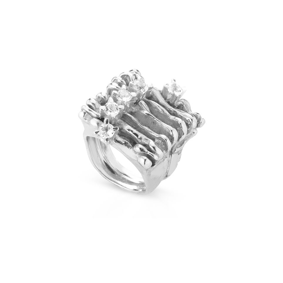 Anello in argento e topazi bianchi