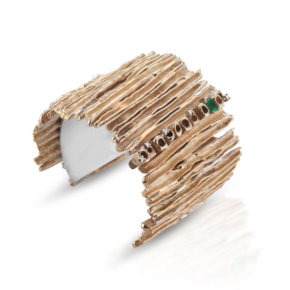 Bracciale in bronzo, argento, oro, diamanti e smeraldo