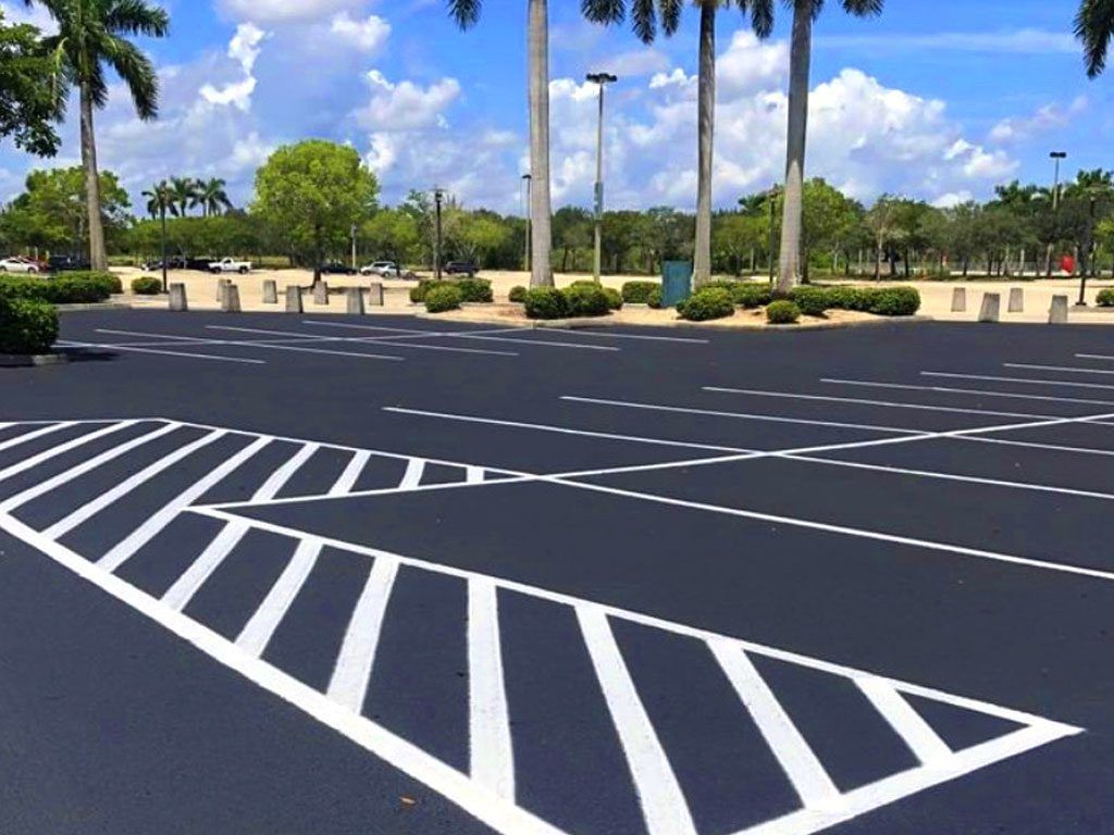 Asphalt paving