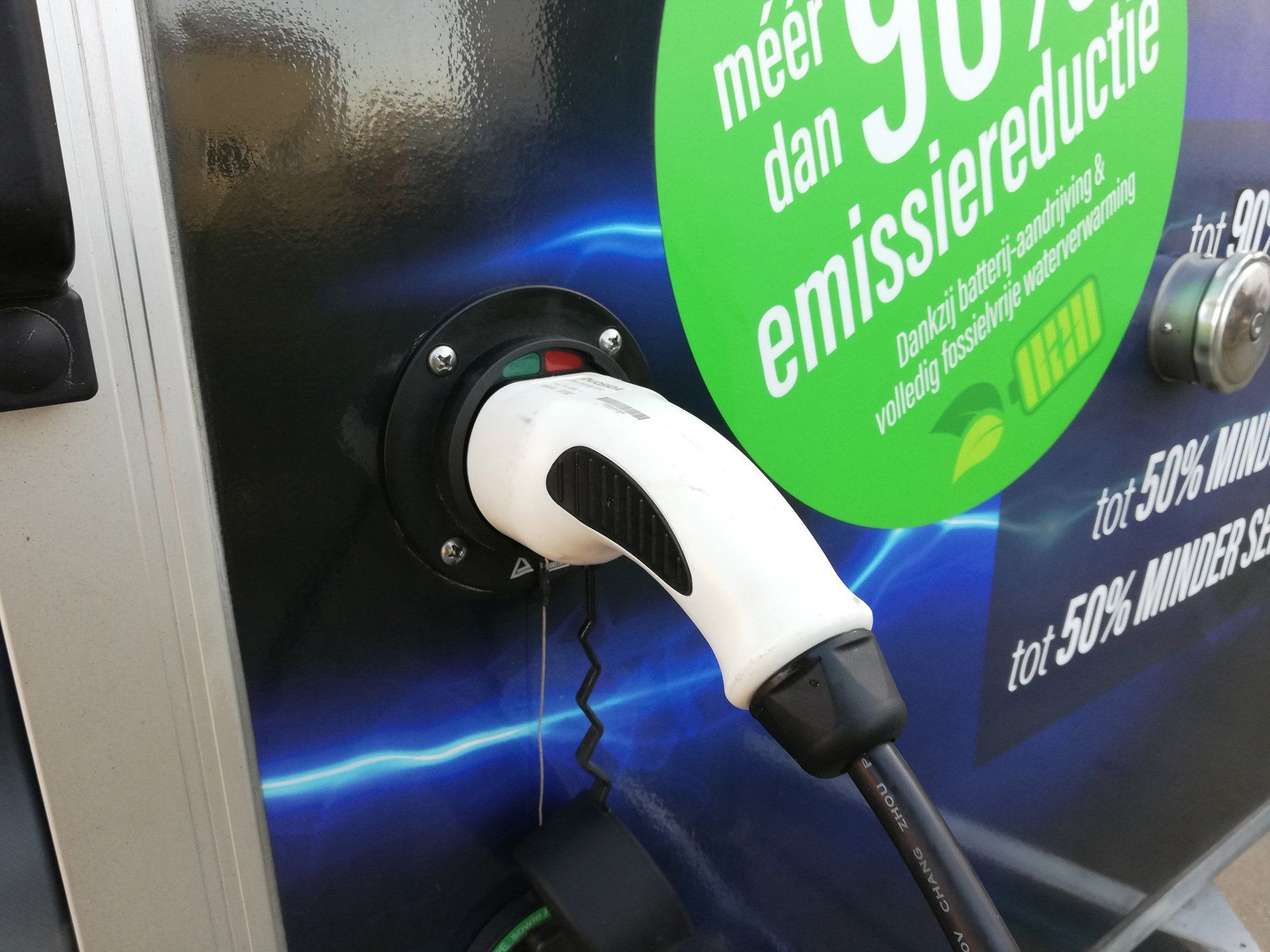 Meclean elektrische Hogedruktrailer HDTE 250/15 detail stekker