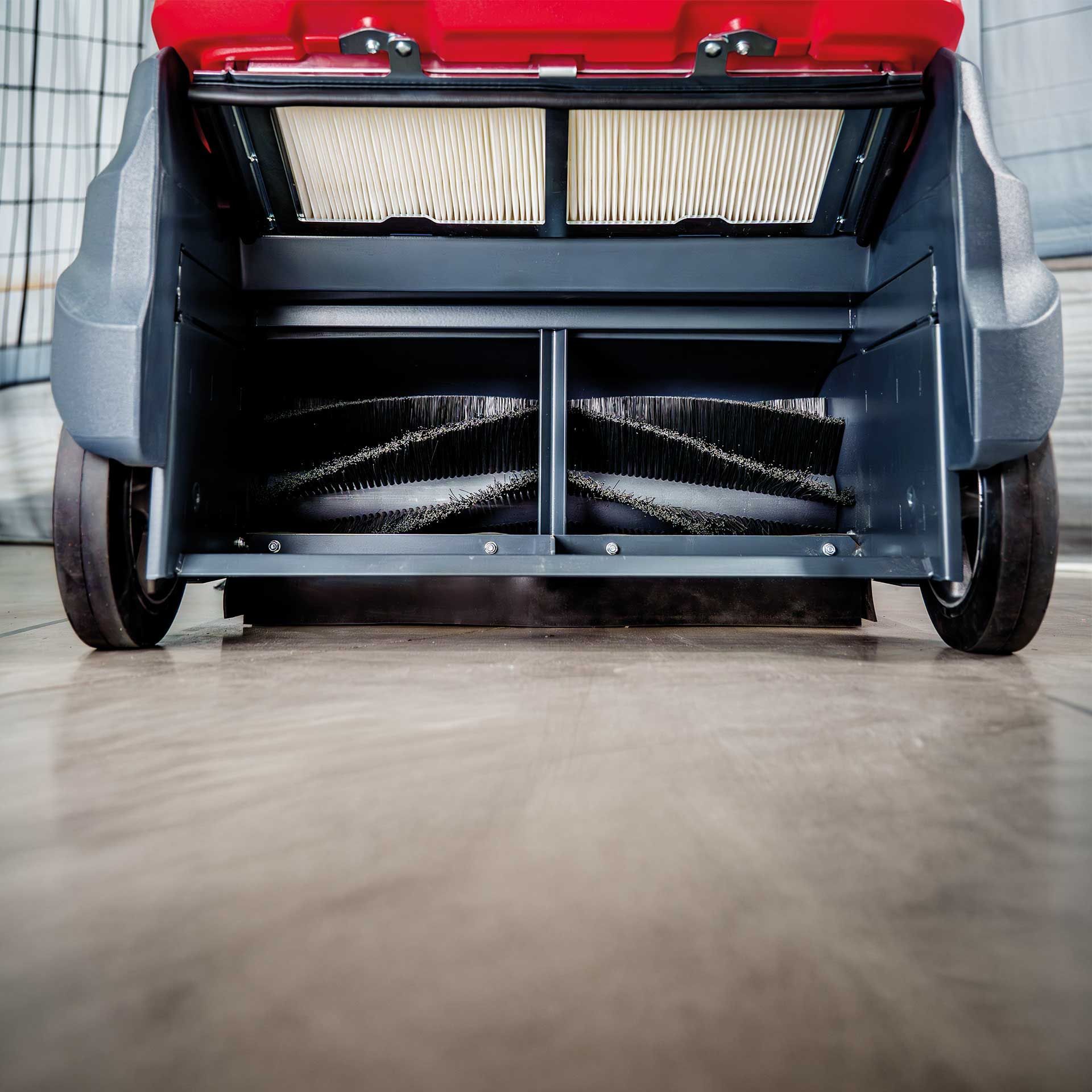 Meclean professional ride-on sweeper battery drive BUSTER 1050 Pro detail rear view