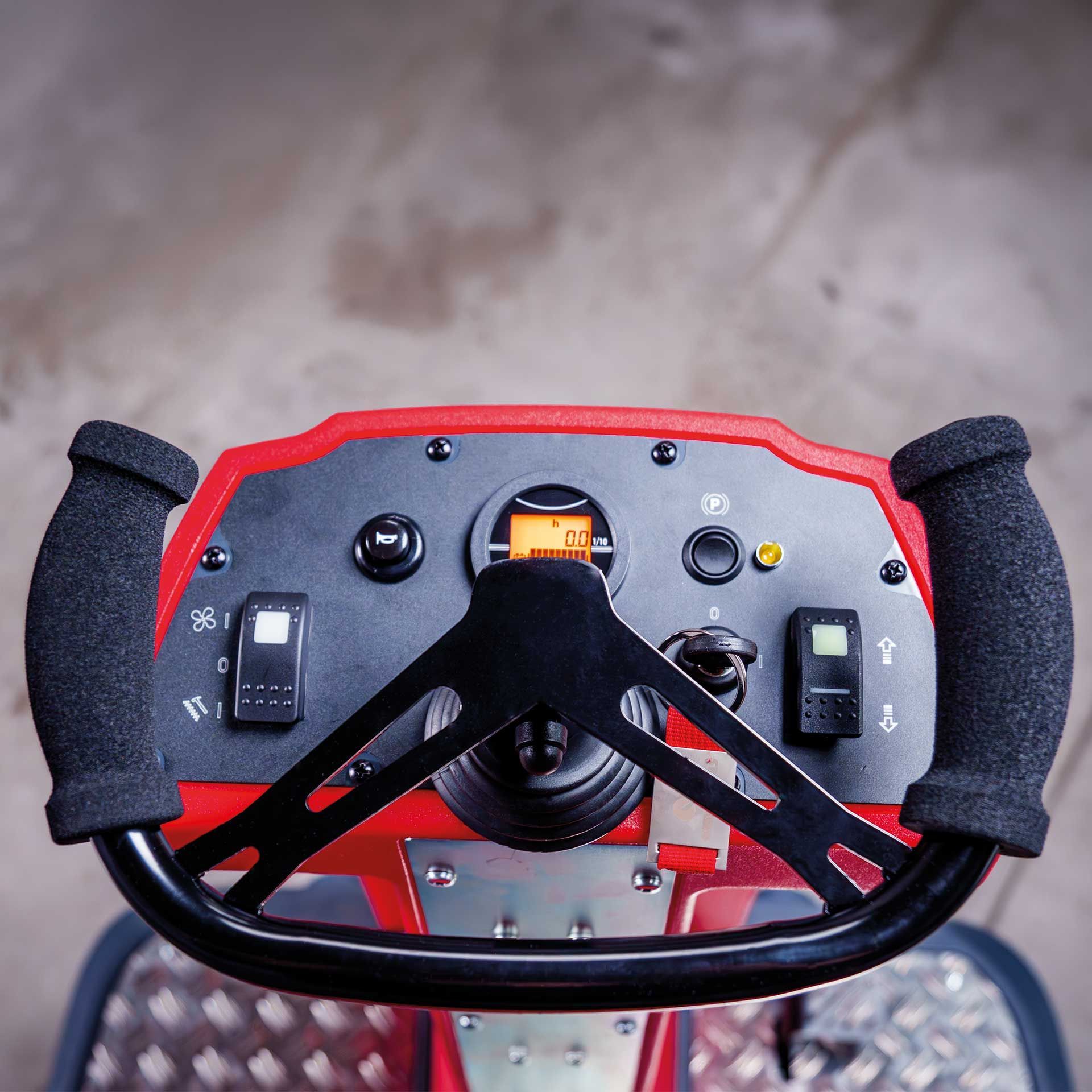 Meclean opzit veegmachine BUSTER 1050 Pro detail stuur