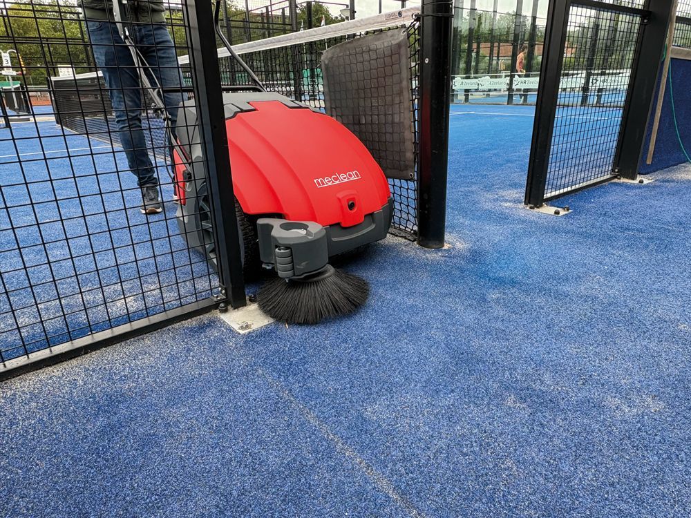 Meclean professional walk-behind sweeper battery powered Buster 750 Pro compact dimensions