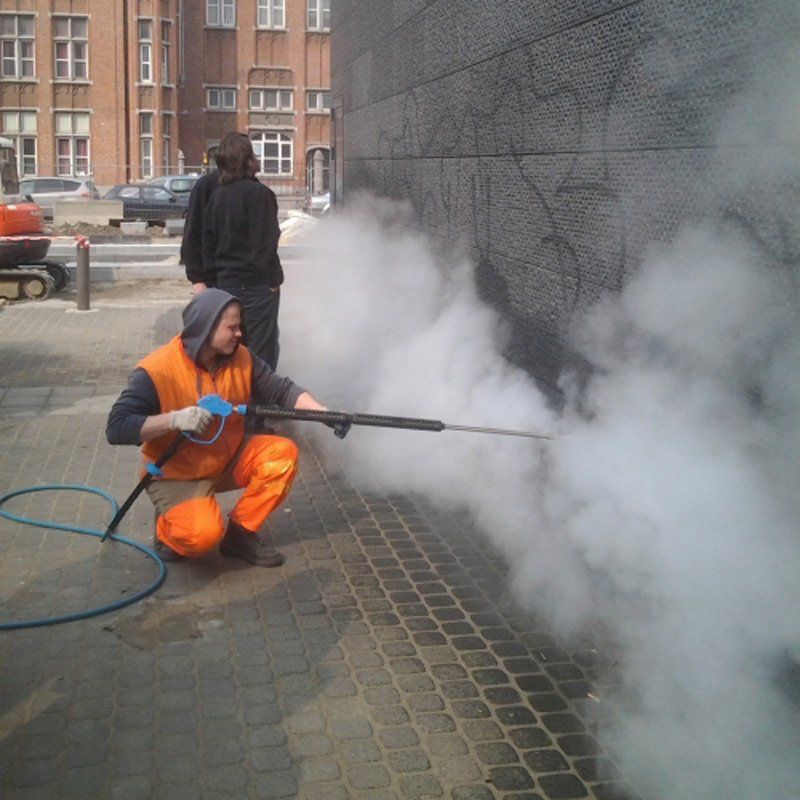 Meclean diesel powered high-pressure trailer HDT 350/18 DUO Facade cleaning with SteamPLUS