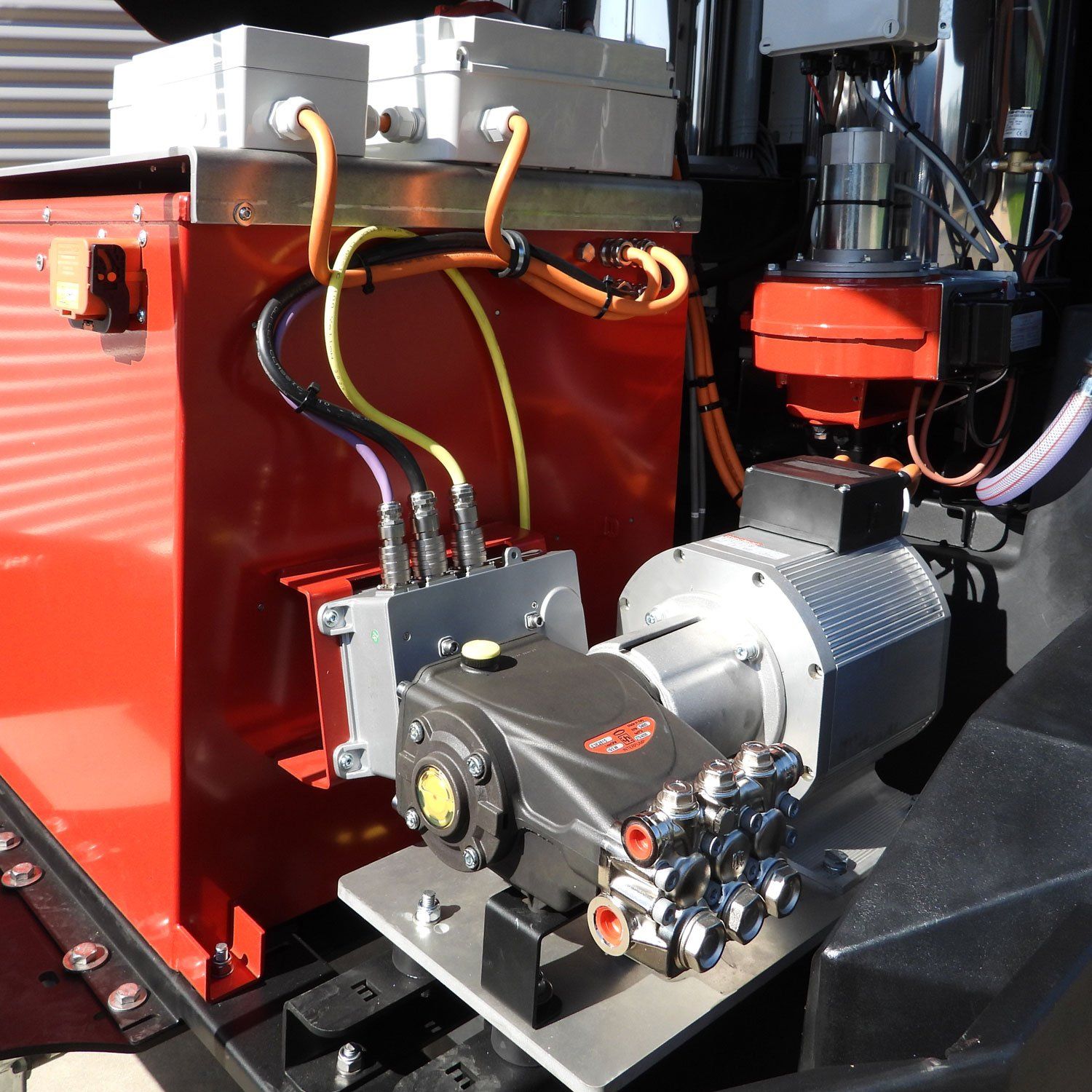 Meclean elektrische hogedruktrailer Trailerjet TJLE 250/15 detail motor pomp