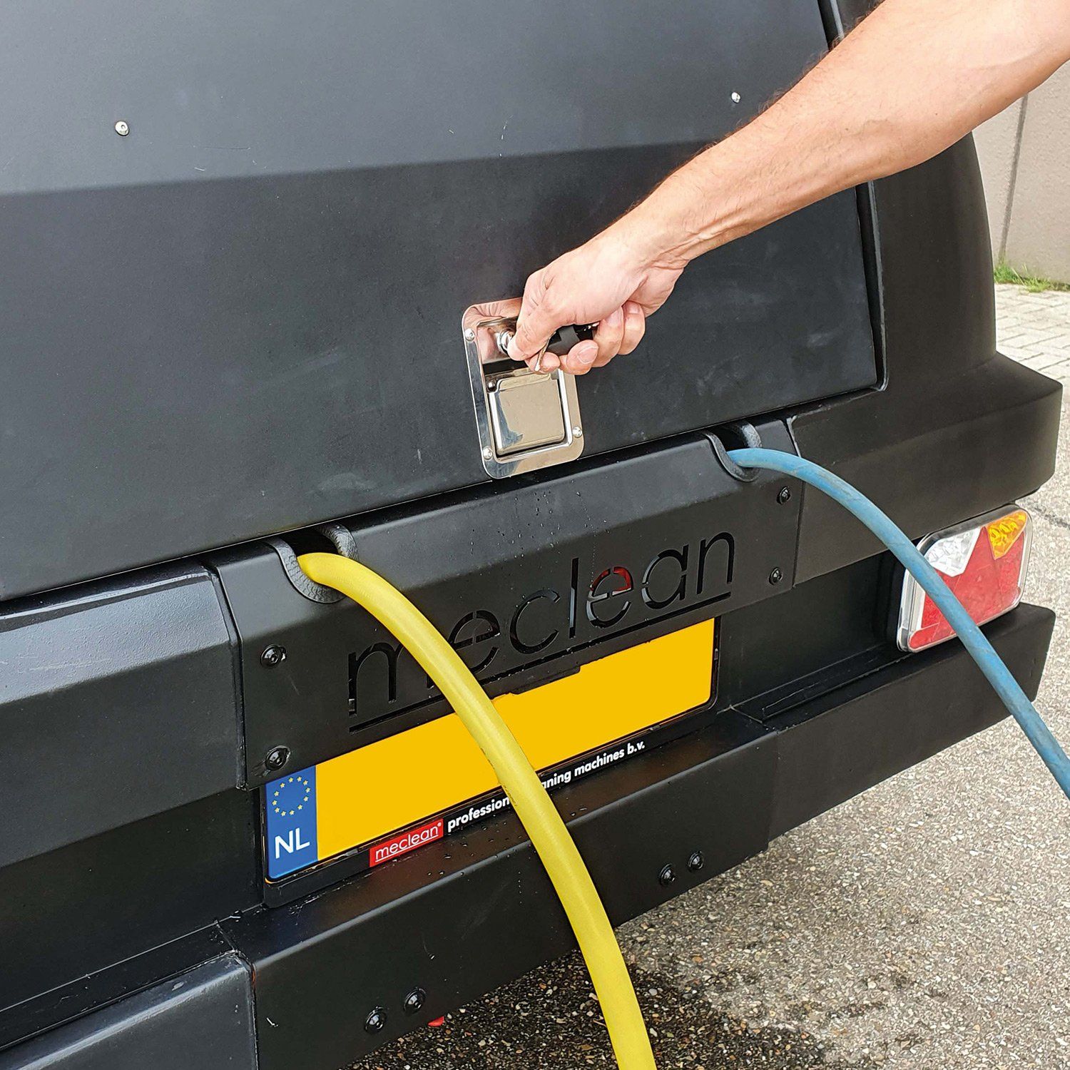 Meclean hogedruktrailer Trailerjet TJL 200/30 dieselmotor aandrijving achteraanzicht