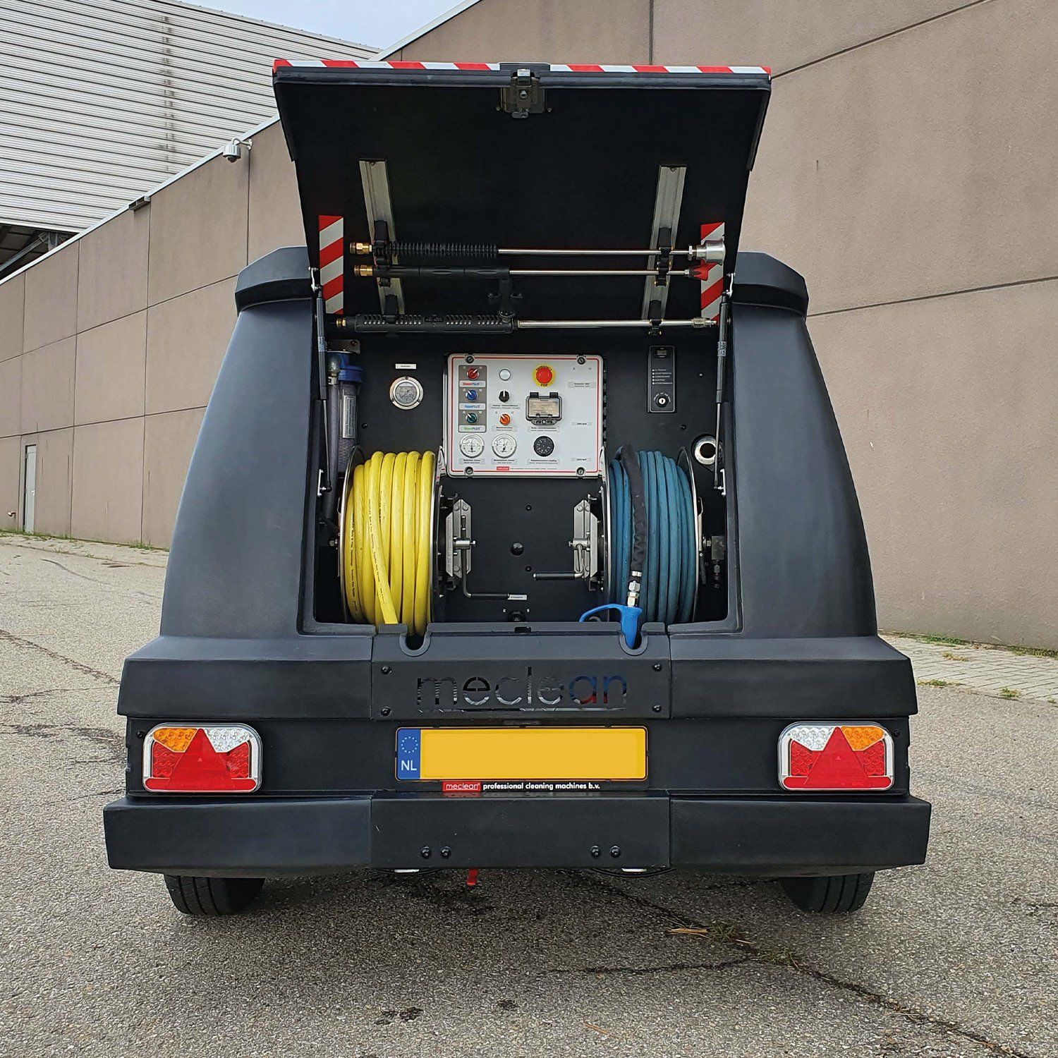 Meclean hogedruktrailer Trailerjet TJL 200/30 dieselmotor aandrijving achteraanzicht klep geopend