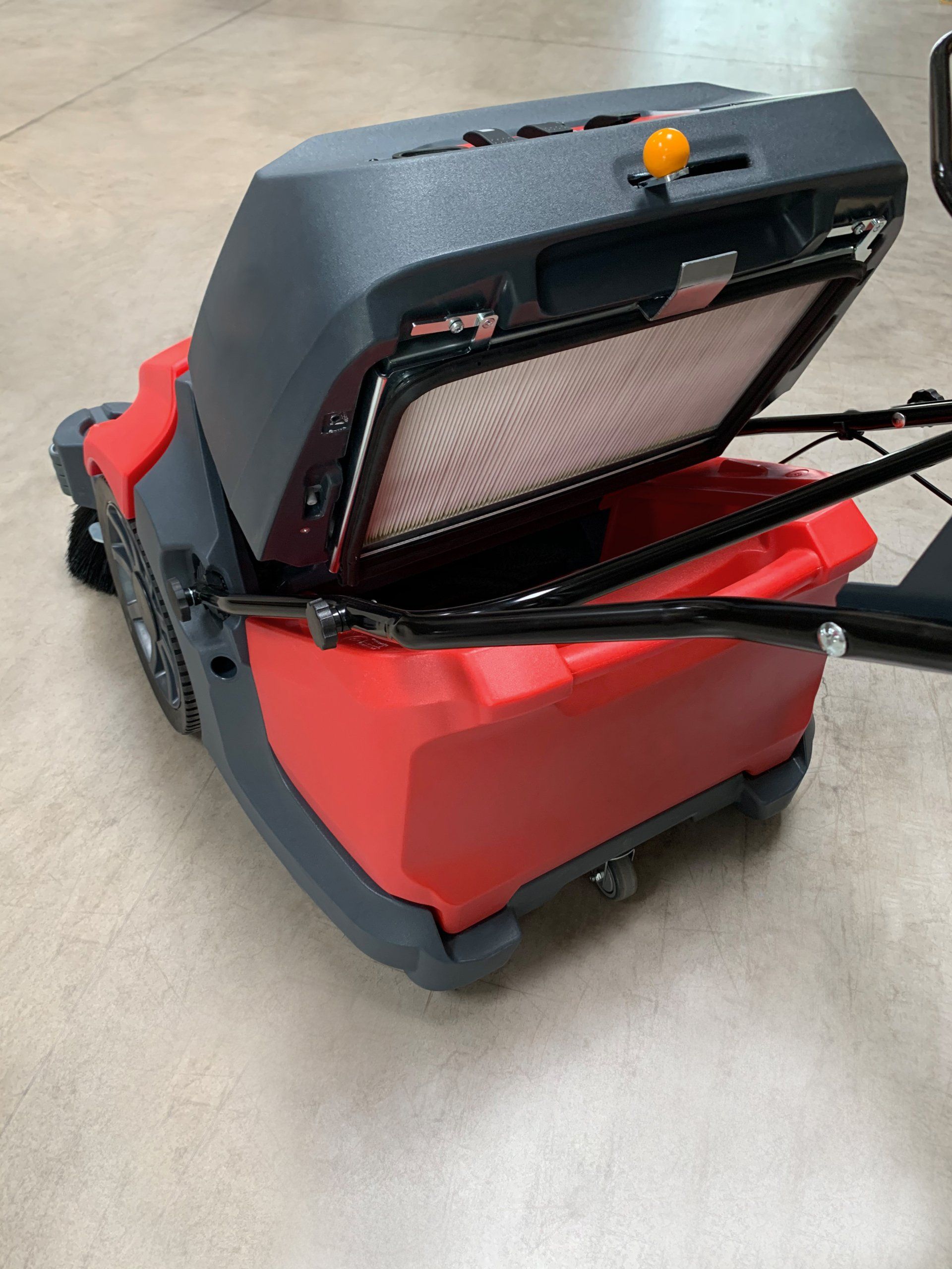 Meclean sweeper battery powered BUSTER 950E Pro backside open