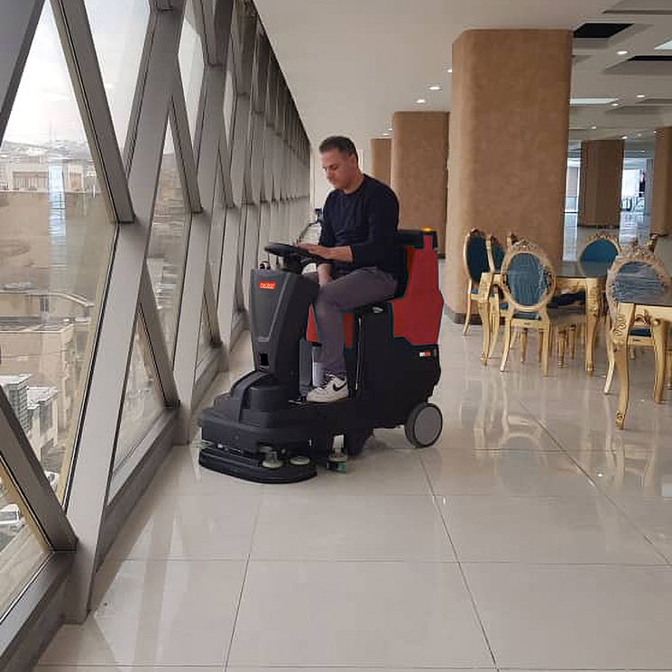 Meclean Ride-on scrubber/suction machines Meclean Ride-on scrubber/suction machines