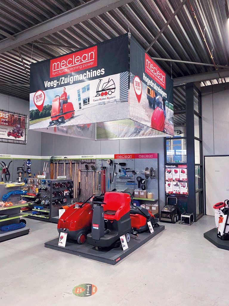 Meclean plafondkubus in showroom dealer