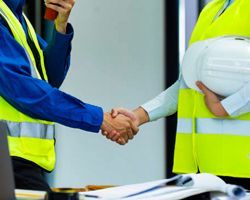Cierre de una alianza entre una empresa y su proveedor de equipo