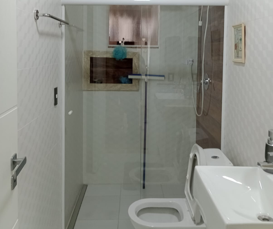 Vidraçaria especializada em Box de Banheiro .. Vidraçaria Franco Santa Felicidade  Curitiba PR