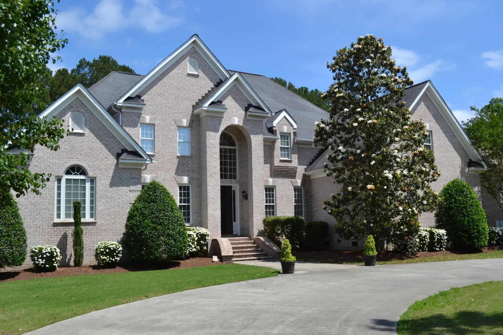 2703 Forest Glen Drive