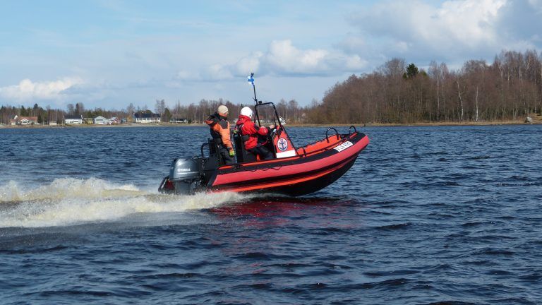 p484 boat in the ocean