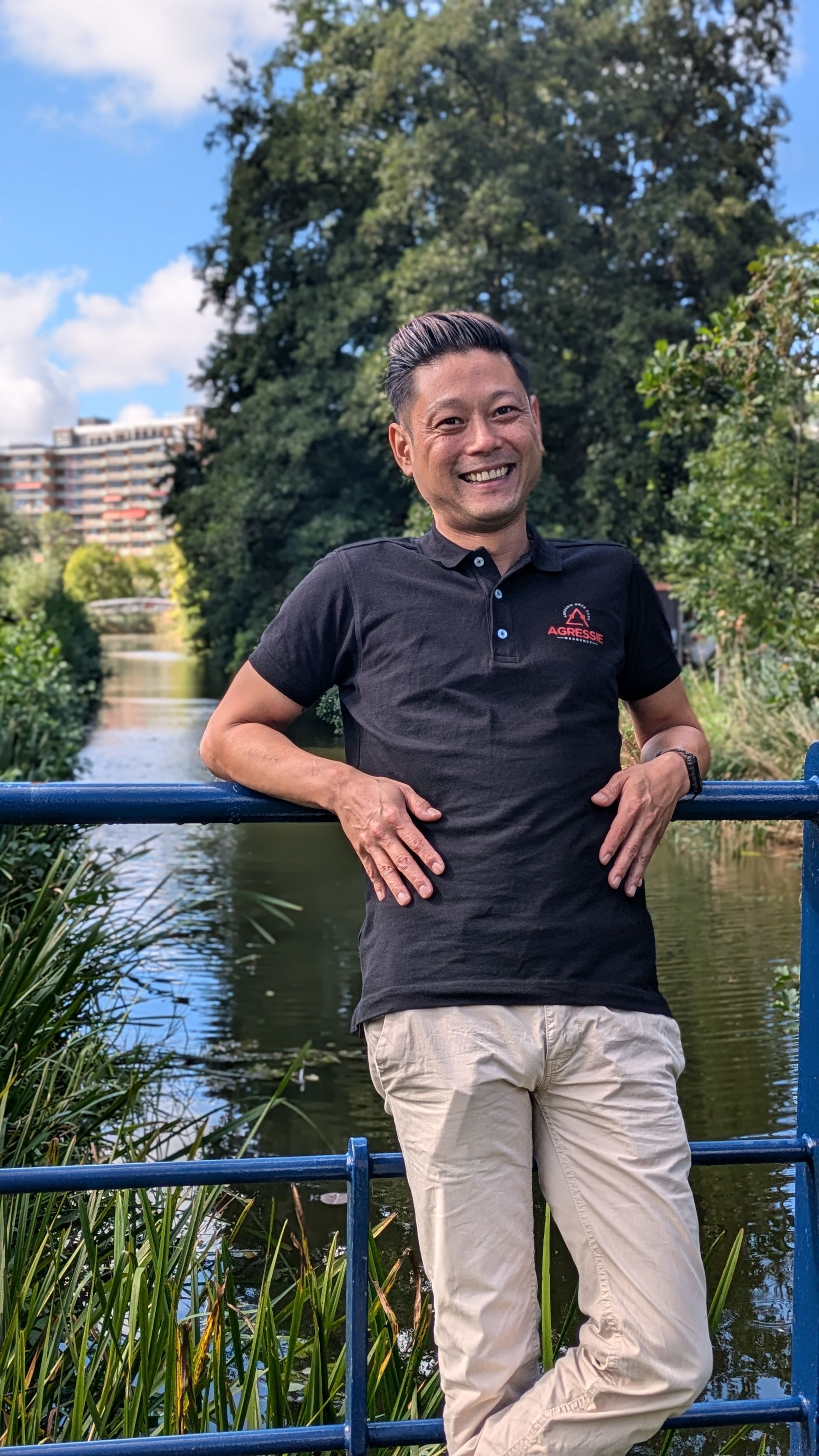 Robert Veen
Ervaren agressietrainer en trainingsacteur | Focus op praktijkgerichte agressiehantering in zorg en horeca | Adviseur voor veilig werken en effectieve communicatie.